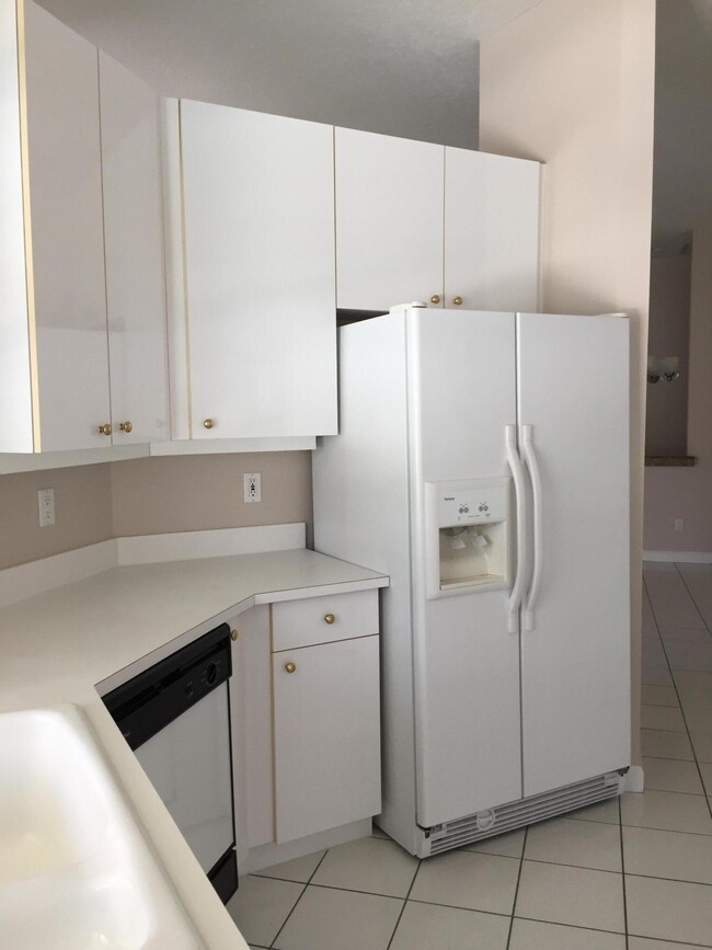 Foto del edificio - 557 SW New Castle Cove