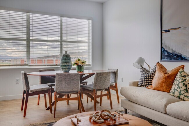 Área de comedor para compartir comidas - Sorella