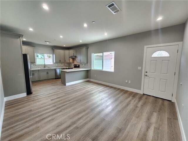 Foto del edificio - 6227 Orion Ave