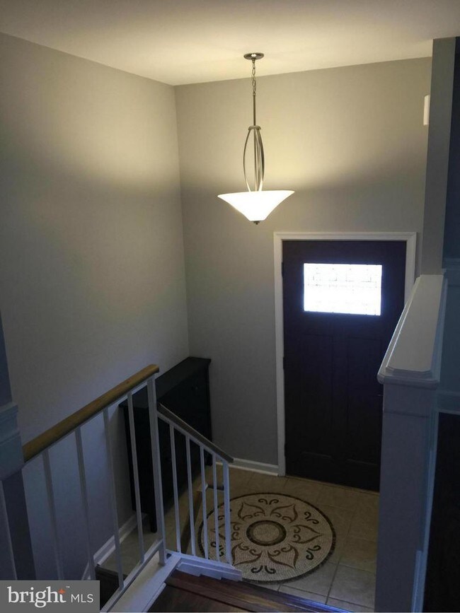 Building Photo - 135 Lazy Hollow Dr