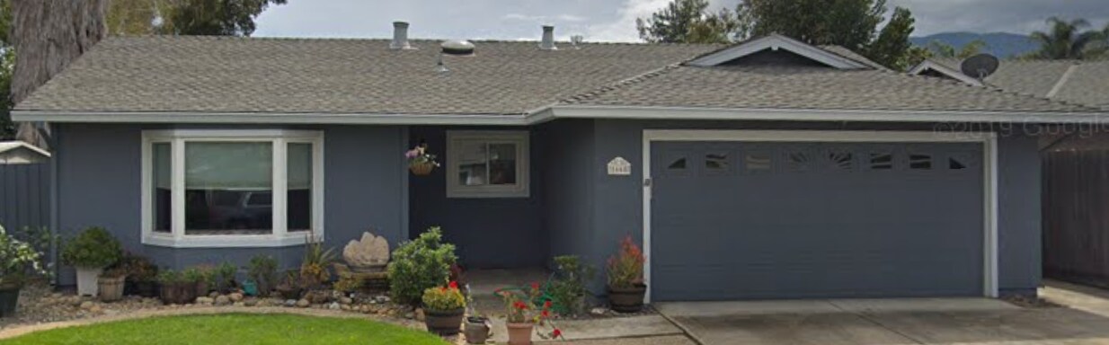 Foto del edificio - 1668 Merrill Loop