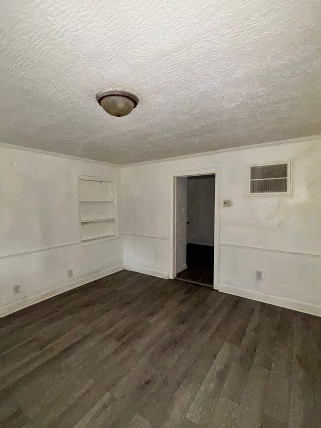 Foto del edificio - 5244 E 27th St