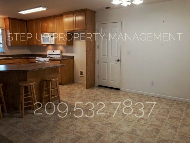 Building Photo - Serene Mountain Living at Clouds Rest: Stunning 3-Bedroom Home with Views