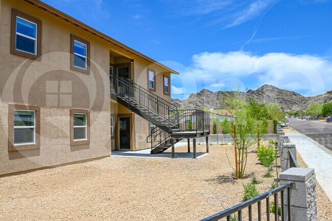 Foto del edificio - 1306 E Purdue Ave