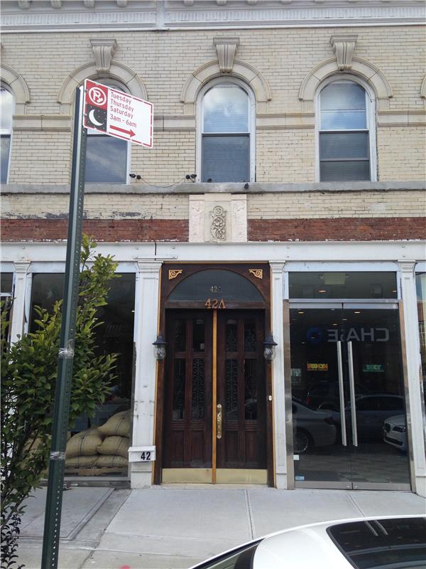 Primary Photo - 42 Washington Ave