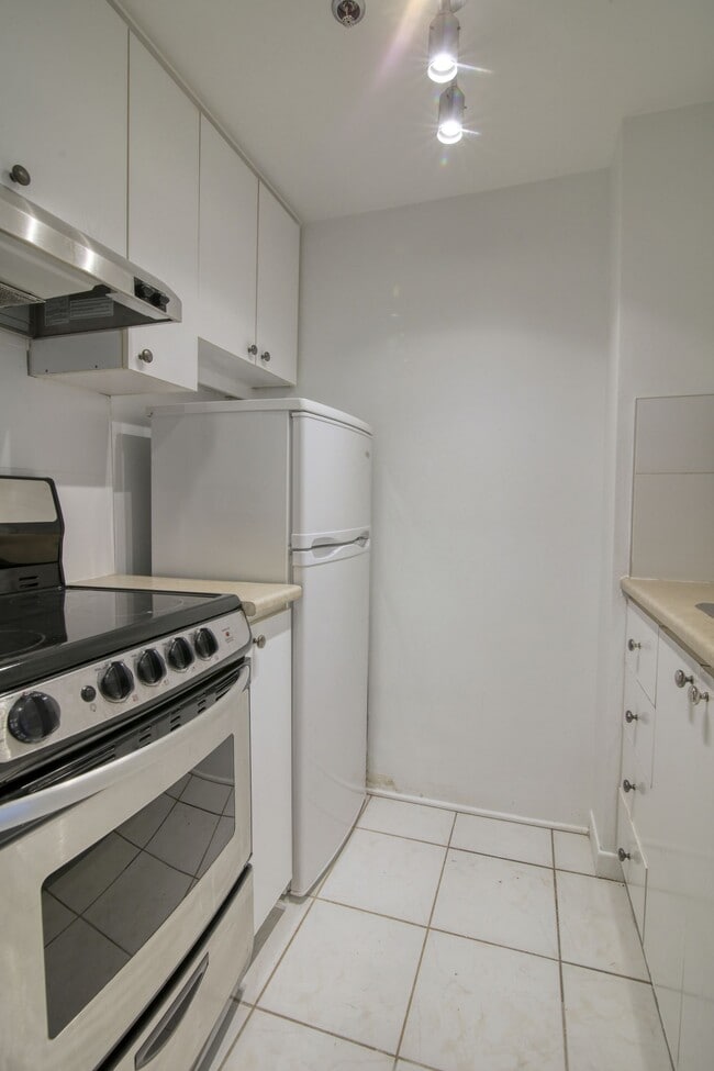 Building Photo - 3455 Rue Aylmer