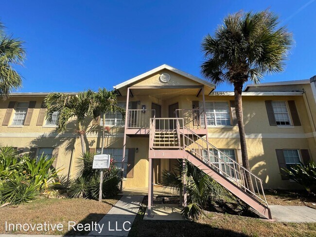 Building Photo - 2 br, 2 bath Condo - 3651 N. Goldenrod Rd....