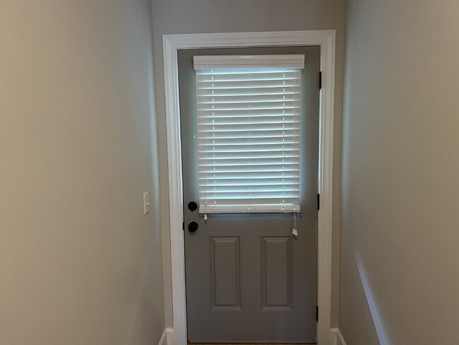 Foto del edificio - 2BD 2BA CONDO WITH GARAGE FOR RENT IN ALGOOD