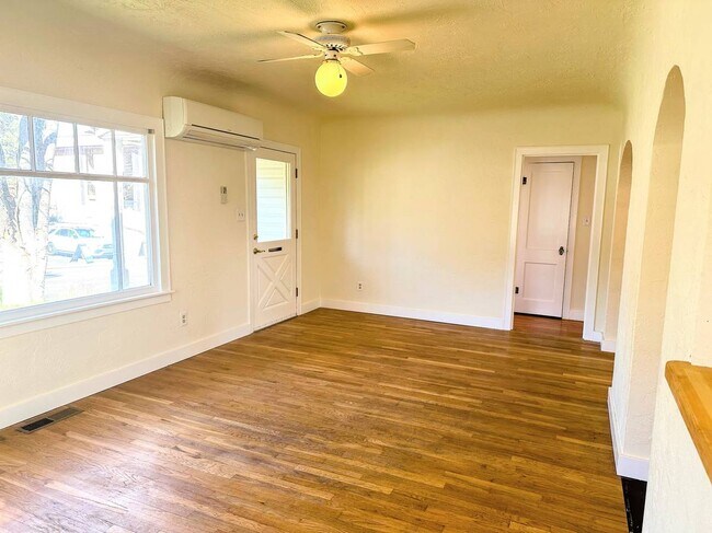 Foto del edificio - 290 S Mountain Ave