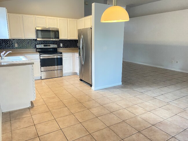 Building Photo - 350 Seville Pointe Ave