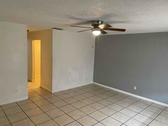Foto del edificio - 1629 Espanola Ave
