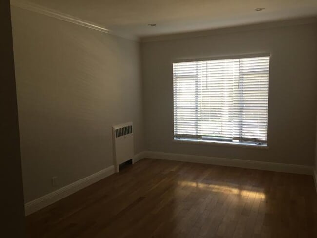Building Photo - 1 bedroom in Oakland CA 94610