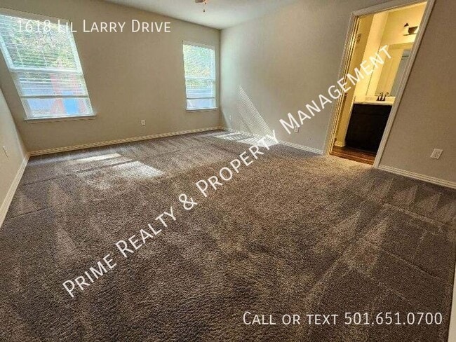 Foto del edificio - 1618 Lil Larry Dr