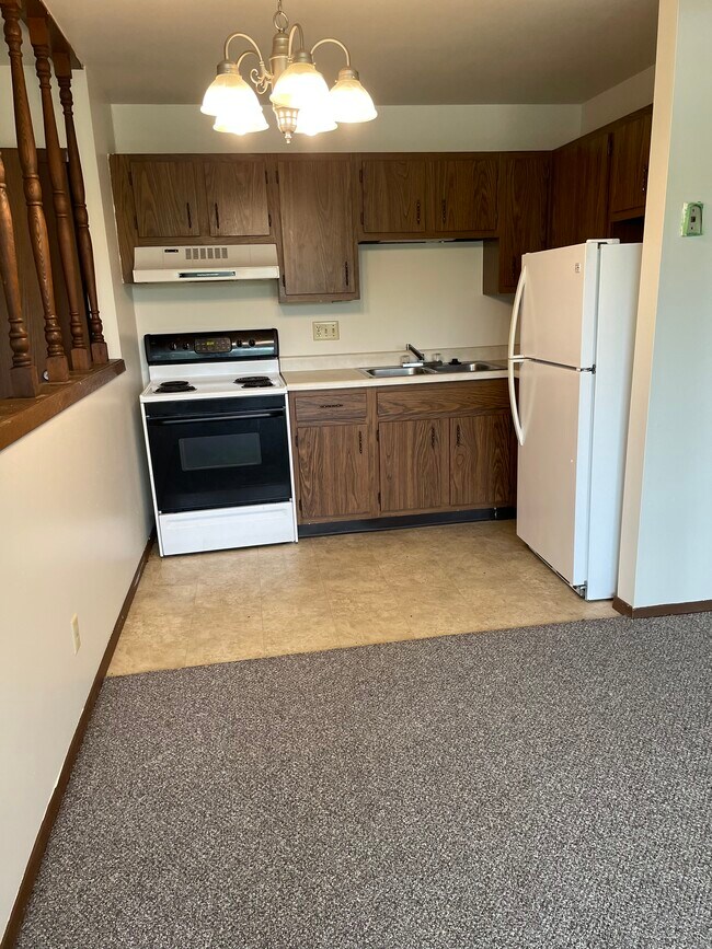 Kitchen - 815 16th Plz