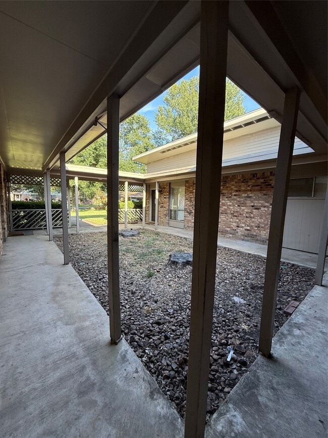 Building Photo - 1503 Donovan St