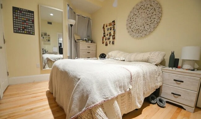 Building Photo - 1203 Beacon St