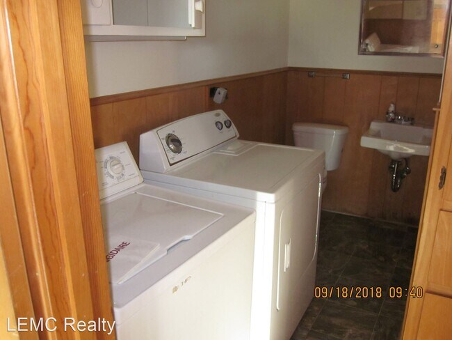 Building Photo - 4 br, 2.5 bath House - 516 Ramada Trail