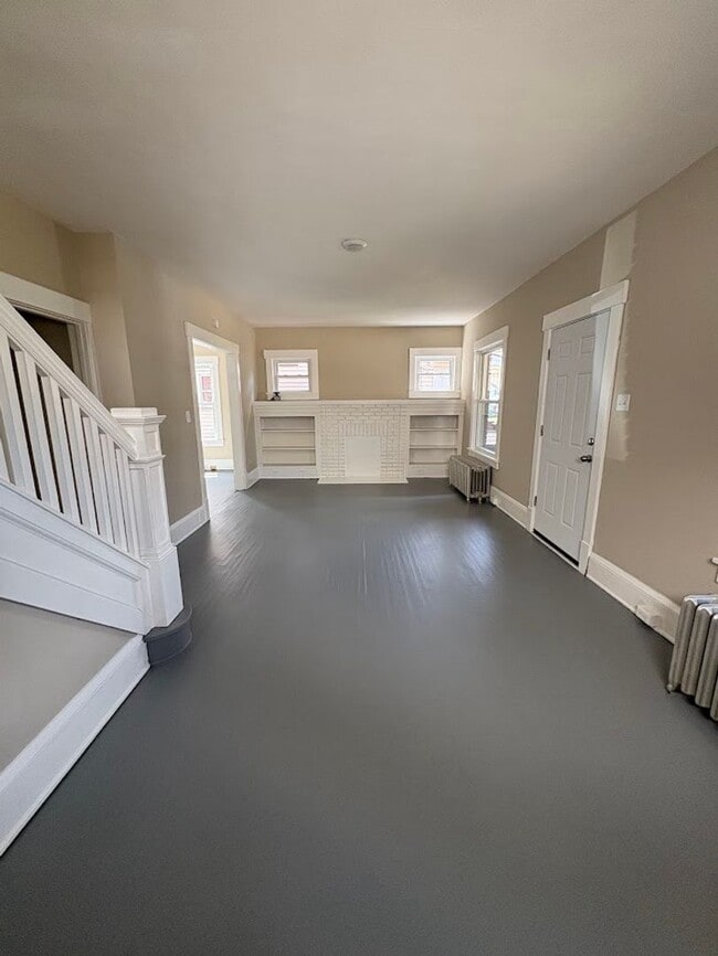 Foto del edificio - Four bedroom one bathroom home for rent