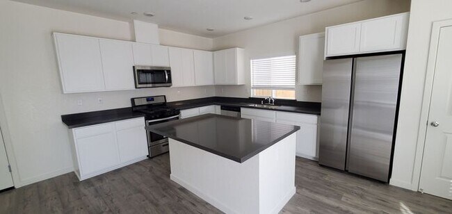 Building Photo - Stockton Fantastic Brand New 4 Bedroom Hom...