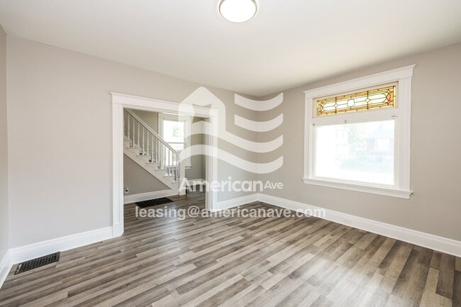Building Photo - 3915 Lovell Ave