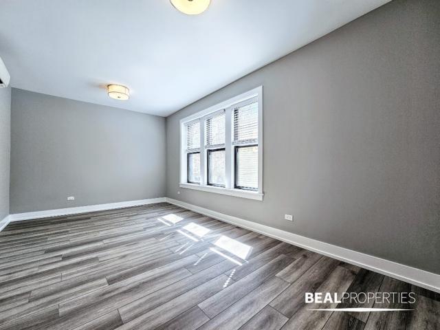 Foto principal - 2 bedroom in CHICAGO IL 60613