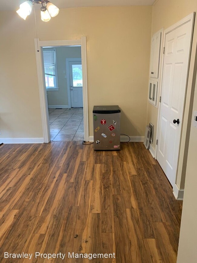 Foto del edificio - 4 br, 3 bath House - 430 E. 10th St.