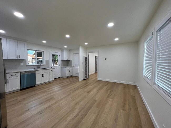 Foto del edificio - 5326 Hammill Rd