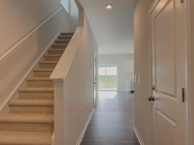 Building Photo - 165 Randwick Ln