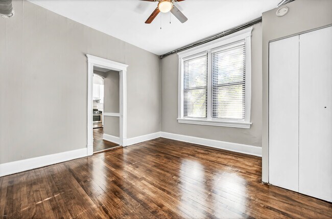 Foto del edificio - Charleston 2054 W
