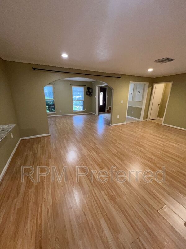 Foto del edificio - 3907 Glenheather Dr