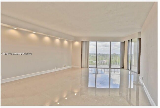 Building Photo - 4000 Towerside Terrace