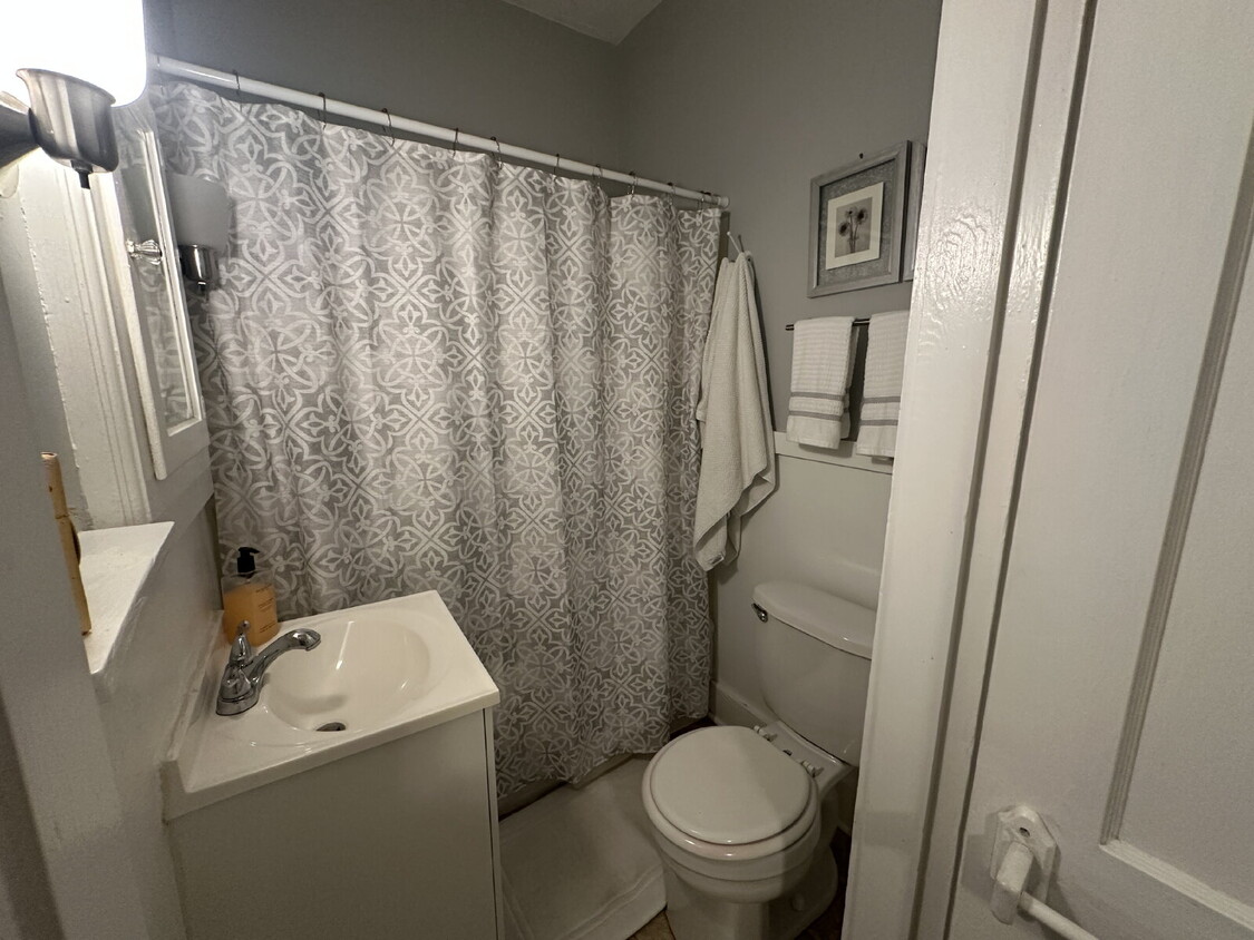 Foto principal - "Charming 1-Bedroom in the Heart of Roches...