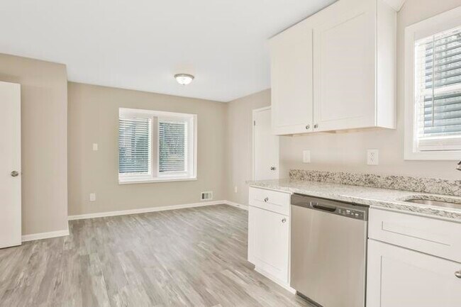 Building Photo - 5239 Rockbridge Dr