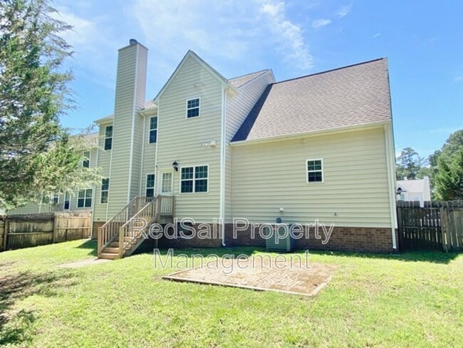 Building Photo - 304 Minnie Cir