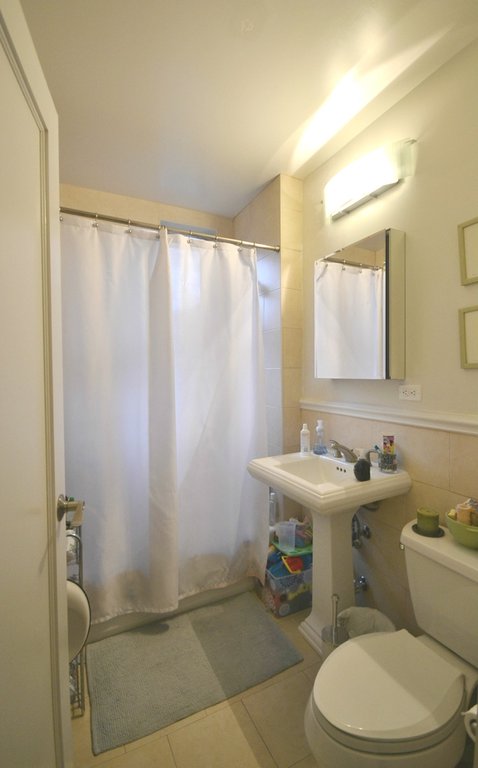 Foto del edificio - 6 W 107th St