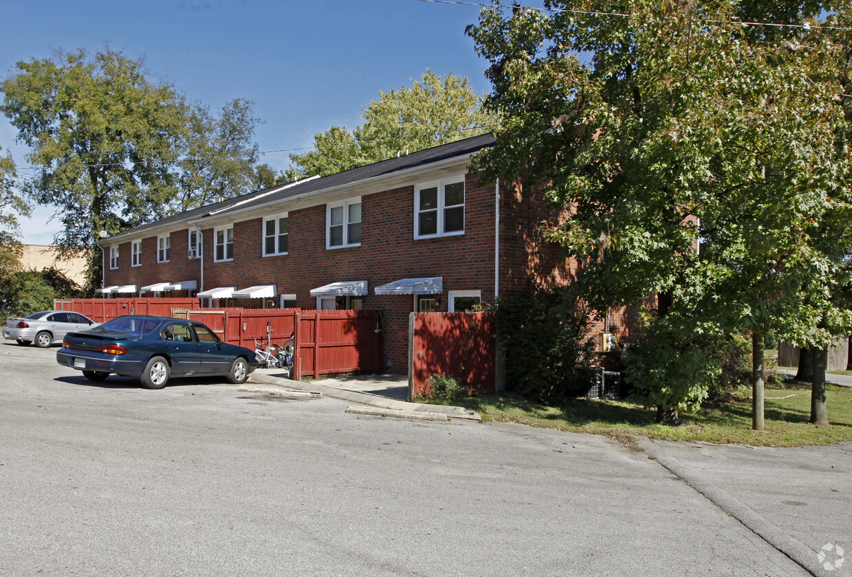 Building Photo - 1008 Hickory Hill Ln