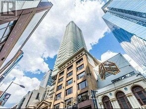 Building Photo - 197 Yonge St