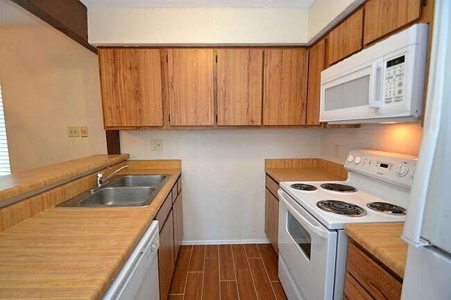 Foto del edificio - 13026 Wirevine Ln