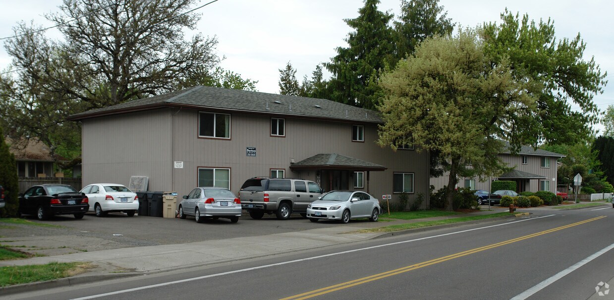Building Photo - 555-565 NW Kings Blvd