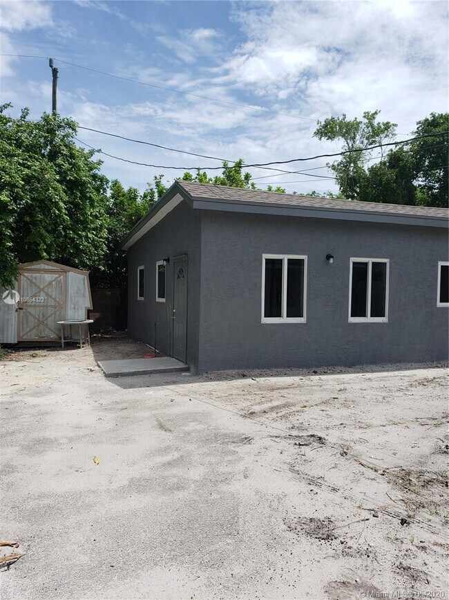 Foto del edificio - 212 NW 11th St