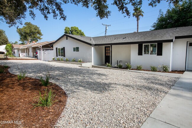 Building Photo - 1450 Calle Abeto