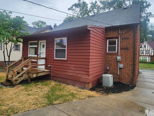 Building Photo - Move-In Special: Save $300 on This Charmin...