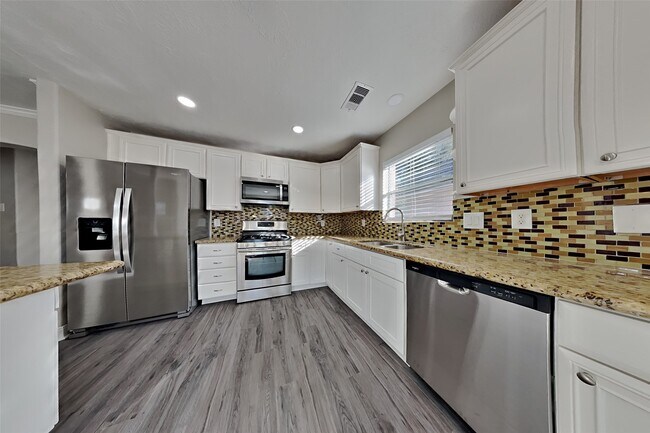 Building Photo - 32106 Willow Creek Park