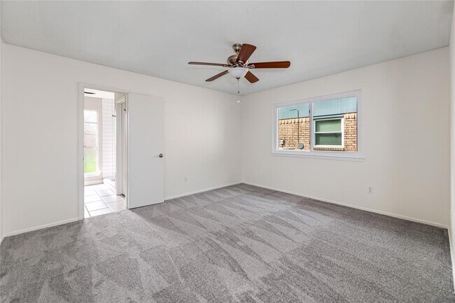 Foto del edificio - 13527 Tara Oak Dr