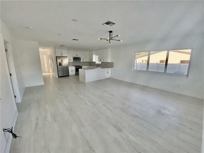 Foto del edificio - 2635 NE 17th St
