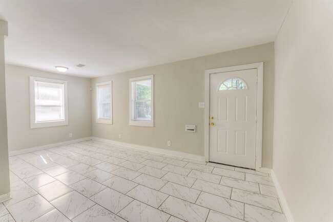 Foto del edificio - 1778 Edward Ave