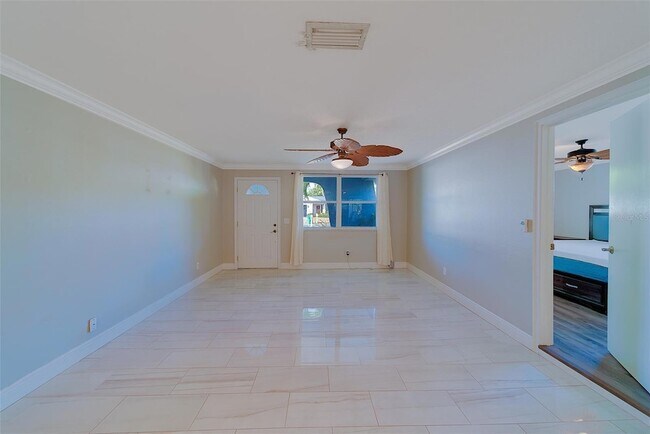 Foto del edificio - 10451 119th St