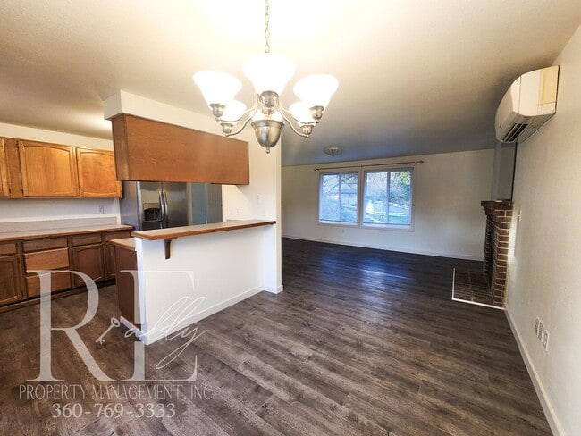Building Photo - Remodeled w Heat Pump and Large Deck