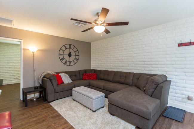 Foto del edificio - 146 S Rush St