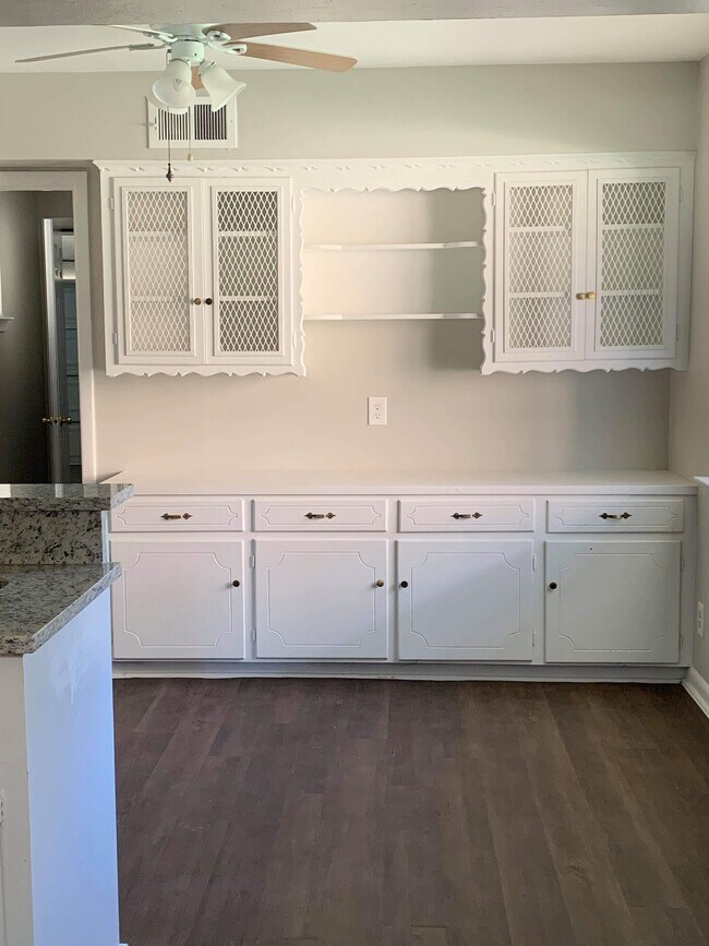 vista de la cocina - 5515 Longleaf Ln